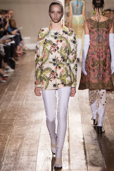 Look 2